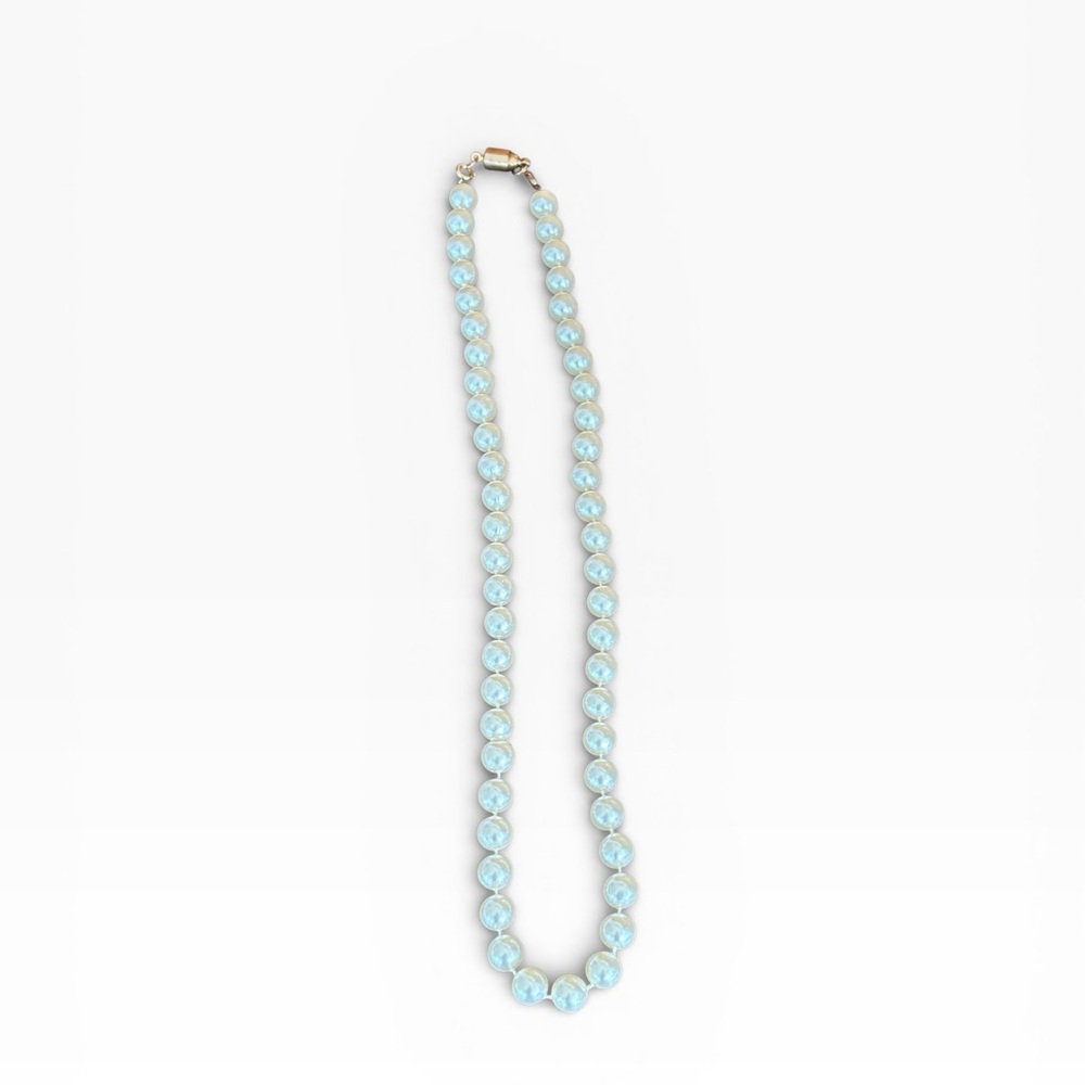 Elegant White Faux Pearl Necklace